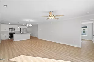 310 E Howard St, Roseboro, NC 28382 - Photo 16