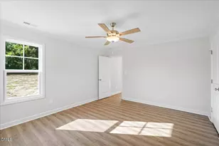310 E Howard St, Roseboro, NC 28382 - Photo 18