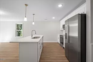 310 E Howard St, Roseboro, NC 28382 - Photo 8