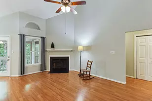 117 Abingdon Ct, Cary, NC 27513 - Photo 4