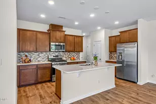 609 Crestdale Dr, Clayton, NC 27520 - Photo 2