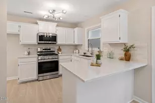 1414 Ravensthorpe Dr, Fuquay Varina, NC 27526 - Photo 2