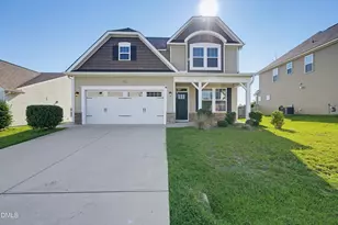 562 Summerwind Plantation Dr, Garner, NC 27529 - Photo 2