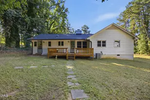 737 Lakeview Dr, Henderson, NC 27536 - Photo 4