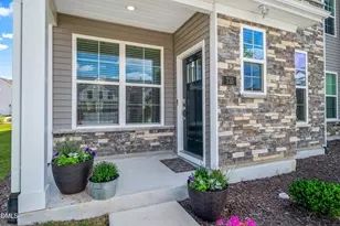 735 Andrade Dr, Fuquay-Varina, NC 27526 - Photo 2