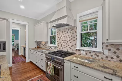 305 E Winmore Avenue, Chapel Hill, NC 27516 - Photo 10