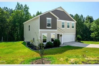 321 New Castle Lane, Spring Lake, NC 28390 - Photo 2