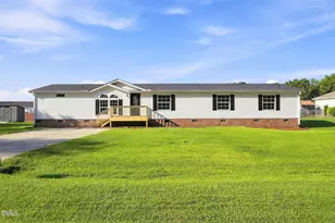 100 E Abbey Ct, Wilsons Mills, NC 27577 - Photo 2