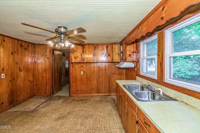 408 Walker Street, Roxboro, NC 27573 - Photo 10