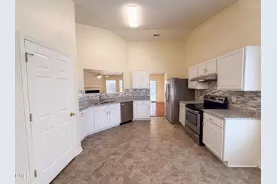 5512 Spindlewood Court, Durham, NC 27703 - Photo 2