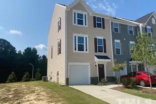 511 Autumn Cure Ct, Fuquay-Varina, NC 27526 - Photo 1