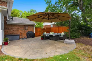 1008 Indian Trail Dr, Raleigh, NC 27609 - Photo 32