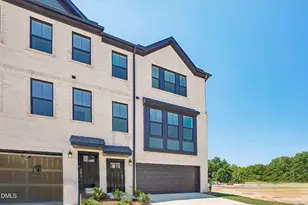 135 Midtown Rows Wy, Fuquay-Varina, NC 27526 - Photo 4