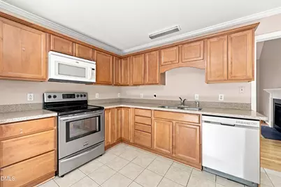 106 Barcelona Court, Cary, NC 27513 - Photo 8