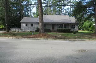 505 N East St, Roseboro, NC 28382 - Photo 1