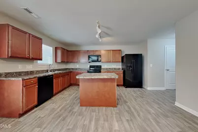 138 Hunterwood Place, Benson, NC 27504 - Photo 2