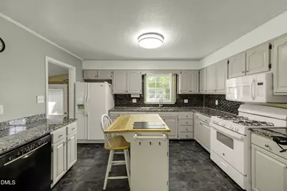 5064 Chesapeake Road, Fayetteville, NC 28311 - Photo 8
