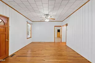 302 W E St, Erwin, NC 28339 - Photo 22