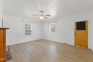 302 W E St, Erwin, NC 28339 - Photo 4