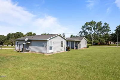 145 S Patterson Street, Coats, NC 27521 - Photo 20