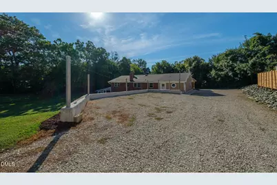 624 W Gilbreath Street, Graham, NC 27253 - Photo 2