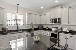 915 Award St, Fuquay Varina, NC 27526 - Photo 12
