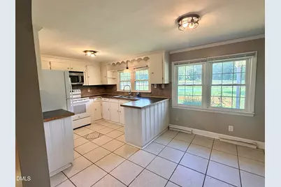3920 Oxford Road, Roxboro, NC 27574 - Photo 8