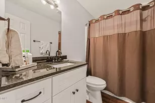 105 Chaucer Ct, Carrboro, NC 27510 - Photo 12