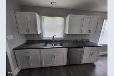 121 N Elizabeth Street, Henderson, NC 27536 - Photo 2