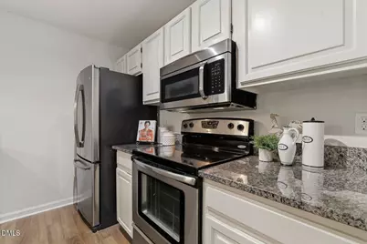 700 Bishops Park Drive #204, Raleigh, NC 27605 - Photo 4