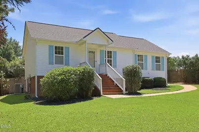 204 Dustin Drive, Benson, NC 27504 - Photo 4