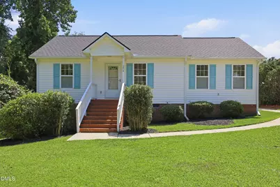 204 Dustin Drive, Benson, NC 27504 - Photo 2
