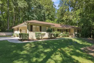 932 Lystra Ln, Chapel Hill, NC 27517 - Photo 1
