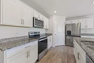 4042 Debbie Dr, Ayden, NC 28513 - Photo 8