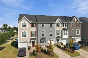 524 Autumn Cure Ct, Fuquay-Varina, NC 27526 - Photo 2
