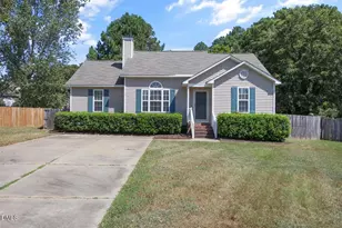 433 Haybale Ct, Fuquay-Varina, NC 27526 - Photo 2
