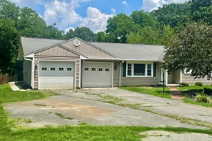 2511 Parrish St, Burlington, NC 27215 - Photo 1