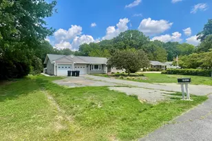 2511 Parrish St, Burlington, NC 27215 - Photo 2