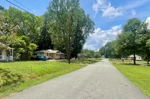 2511 Parrish St, Burlington, NC 27215 - Photo 4