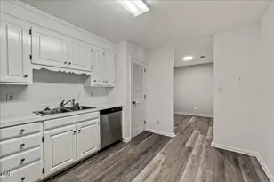 1630 Oxford Rd, Henderson, NC 27536 - Photo 8
