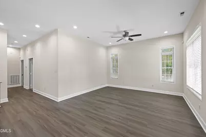 311 E Davis Street, Smithfield, NC 27577 - Photo 8