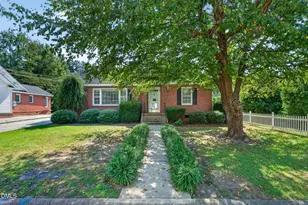 807 W Carr St, Dunn, NC 28334 - Photo 2