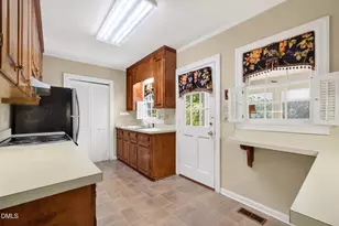 807 W Carr St, Dunn, NC 28334 - Photo 12