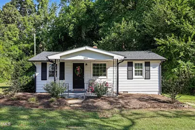 106 W Allen Street, Four Oaks, NC 27524 - Photo 2