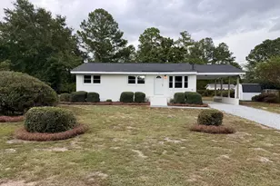 102 Anne St, Dunn, NC 28334 - Photo 1