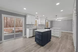 105 Trailwood Ct, Chapel Hill, NC 27516 - Photo 2