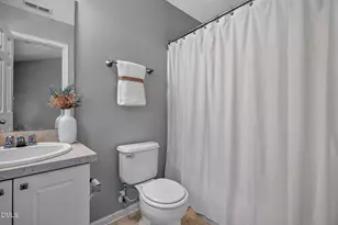 2425 Bay Harbor Dr, Raleigh, NC 27604 - Photo 28
