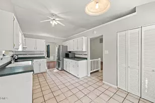 5609 Groomsbridge Ct, Raleigh, NC 27612 - Photo 16