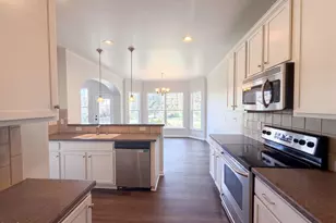 2003 Woodsdale Dr, Durham, NC 27703 - Photo 2