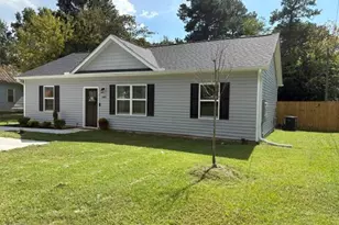 604 E Pope St, Dunn, NC 28334 - Photo 2